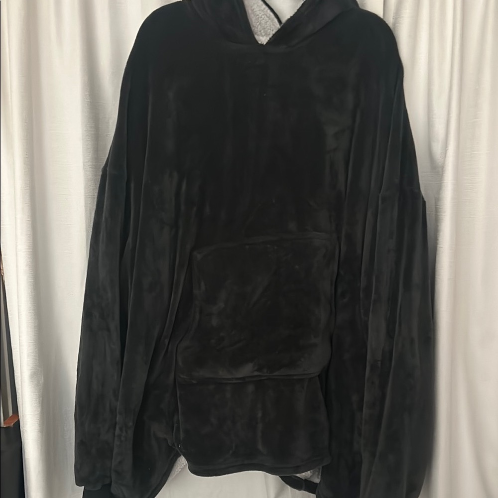 Cozy Dark Gray/Black Hooded Blanket Sweatshirt